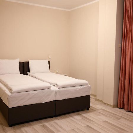 Hotel Leda Sofia Bagian luar foto
